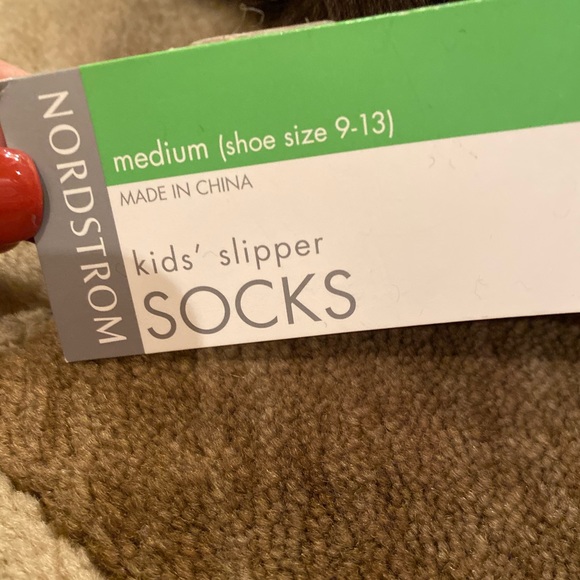 ❤️NWT❤️KIDS SLIPPER SOCKS WITH FAUX FUR TRIM - Picture 6 of 7